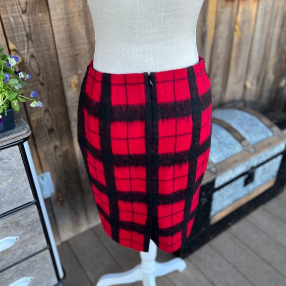 Talbot black and red size 2 Petite skirt - Picture 4 of 6